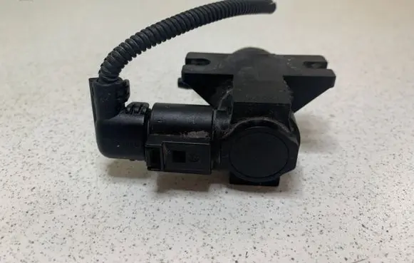 Volkswagen Touran I Turbo solenoid valve 1K0906627A IJ0973722 7807221