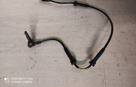 Dacia Dokker ABS brake wheel speed sensor 479104225R