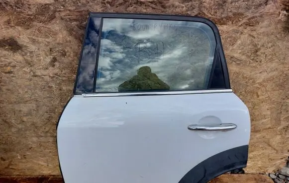 Mini Cooper Countryman F60 Rear door
