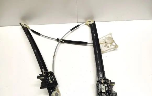Audi Q7 4M Front window lifting mechanism without motor 4M0837462A 01120996 S006376002A