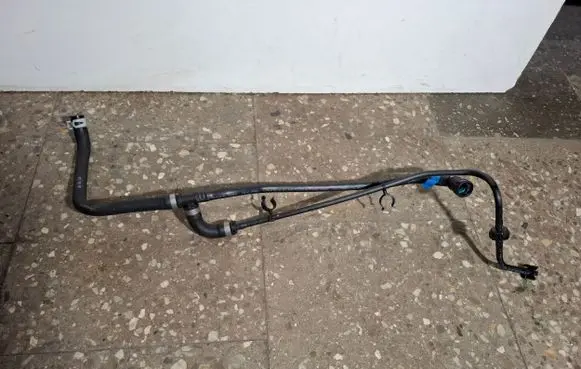 Volvo V60 Engine coolant pipe/hose 31319034 31319032