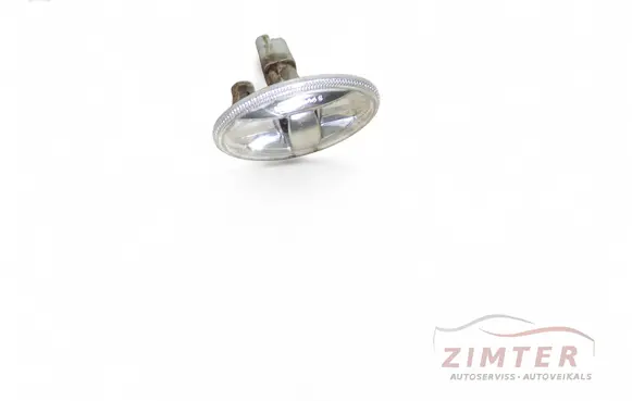 Front fender indicator light