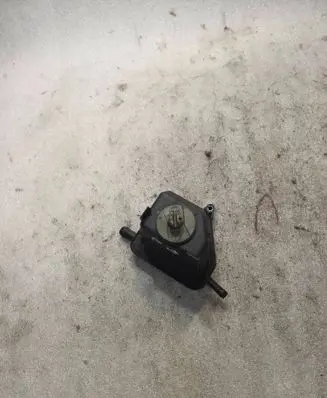 Power steering fluid tank/reservoir