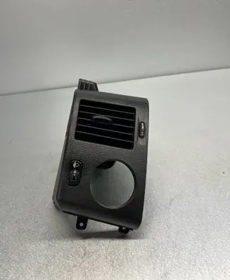 Rear air vent grill