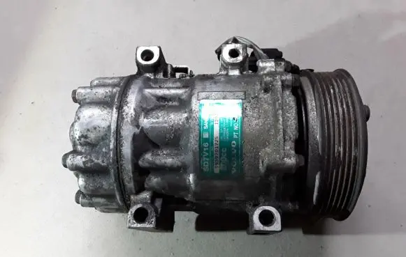 Volvo V50 Air conditioning (A/C) compressor (pump) SD7V16
