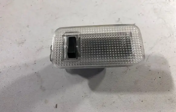 Toyota Avensis T270 Boot/trunk interior light 8124005041