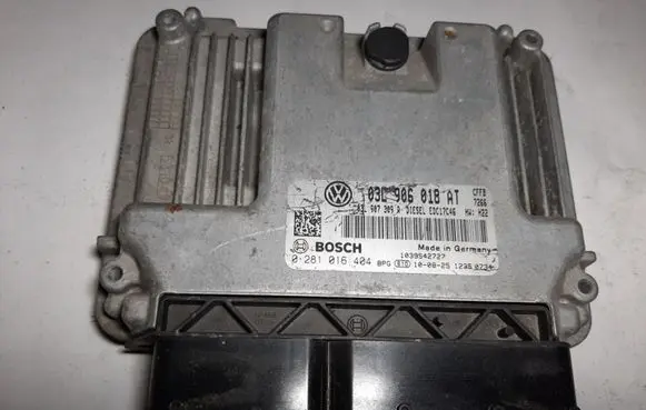 Volkswagen Golf VI Engine control unit/module 03L906018AT 0281016404
