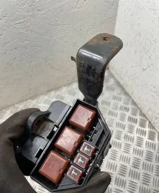 Toyota RAV 4 (XA20) Fuse box set