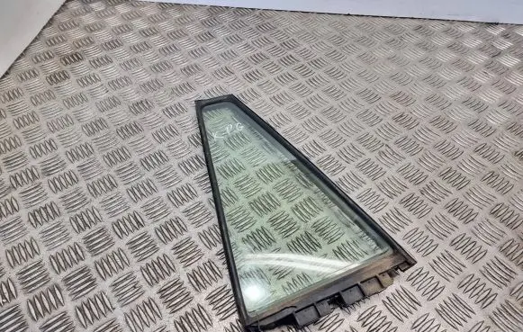 Toyota RAV 4 (XA30) Rear vent window glass 43r00122