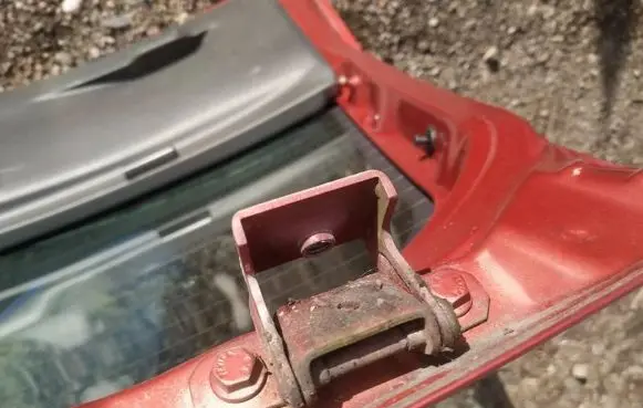 Fiat Punto (188) Tailgate/trunk/boot hinge