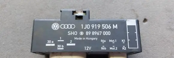 Volkswagen Polo Coolant fan relay 1J0919506M 898967000