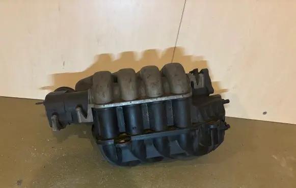 Skoda Octavia Mk2 (1Z) Intake manifold 06F133210K