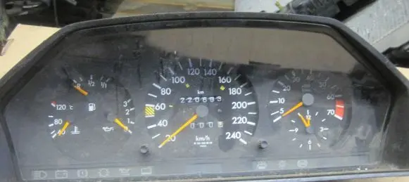 Mercedes-Benz E W124 Speedometer (instrument cluster) 1245431525