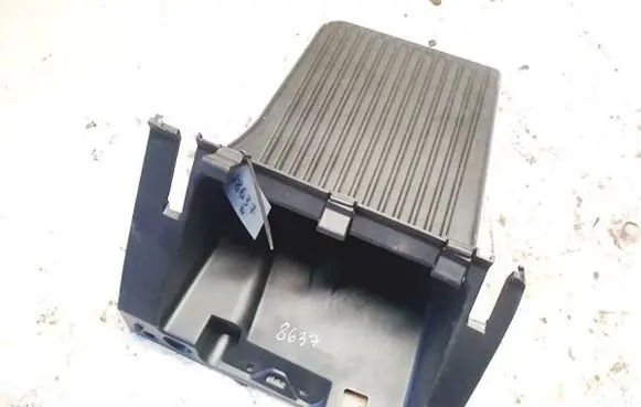 Ford Focus Glove box vp4m5xa06008aaw vp4m5x-a06008-aaw