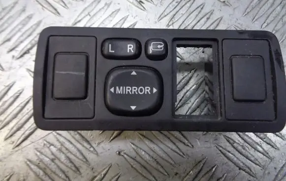 Toyota Avensis T250 Wing mirror switch