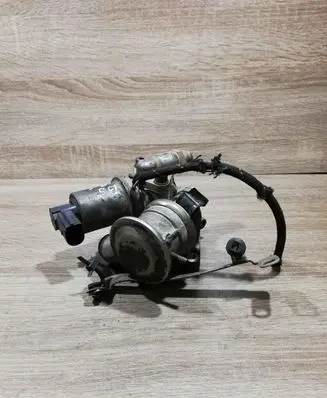 Volkswagen PASSAT B5 EGR valve 06B131771