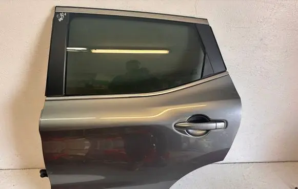 Nissan Qashqai Rear door 