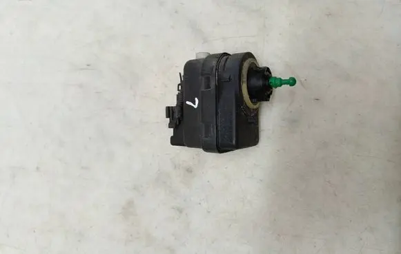 Headlight level adjustment motor