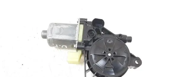 Audi Q3 8U Front door window regulator motor 0130822077