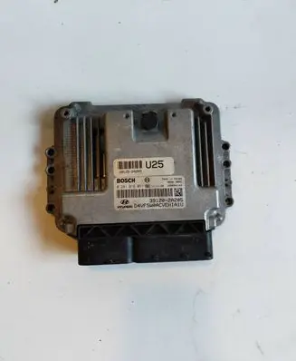 Hyundai i40 Engine control unit/module 0281018051