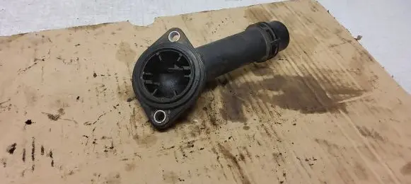 Audi A4 S4 B6 8E 8H Engine coolant pipe/hose 038121121B