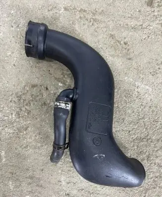 Opel Zafira B Intercooler hose/pipe 55352732