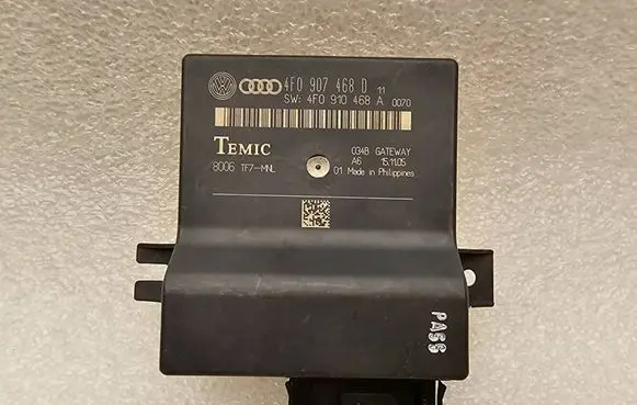 Audi A6 S6 C6 4F Gateway control module 4F0907468D 4F0910468A