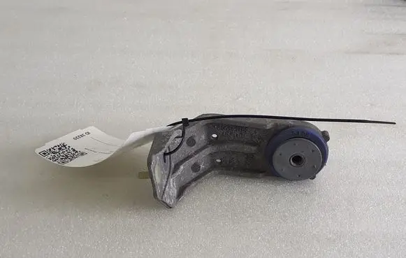 Opel Vivaro Radiator support slam panel bracket 9806541980