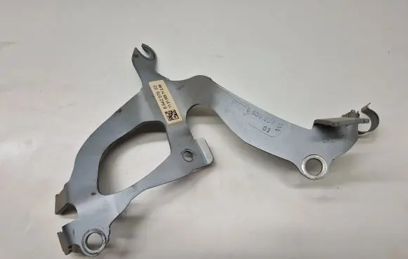 BMW X3 G01 Muffler mount bracket/holder 8642576