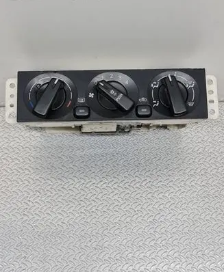 Mitsubishi Pajero Climate control unit MR460016 001213