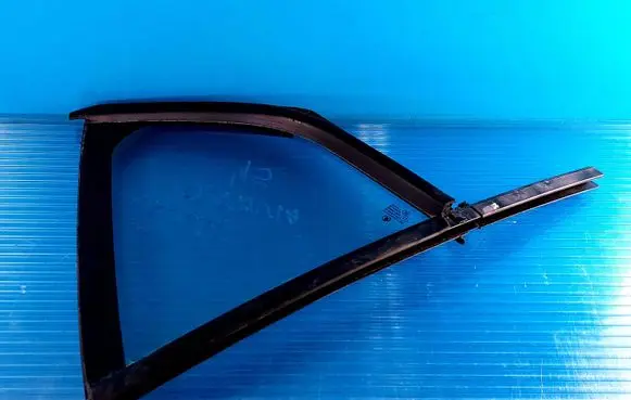 Skoda Octavia Mk3 (5E) Rear vent window glass 43R00048