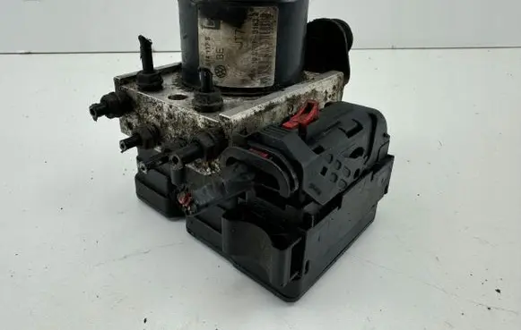 Skoda Octavia Mk2 (1Z) ABS Pump 1K0907379AK