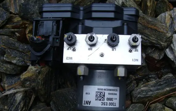 Chevrolet Aveo ABS Pump 95173880 688250455