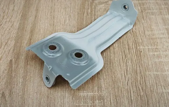 BMW X4 G02 Fender mounting bracket 7397516