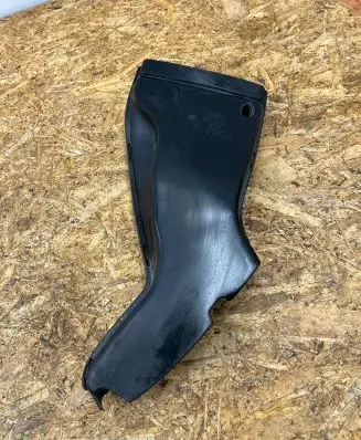 Audi A4 S4 B7 8E 8H Air intake duct part 8E0129618H