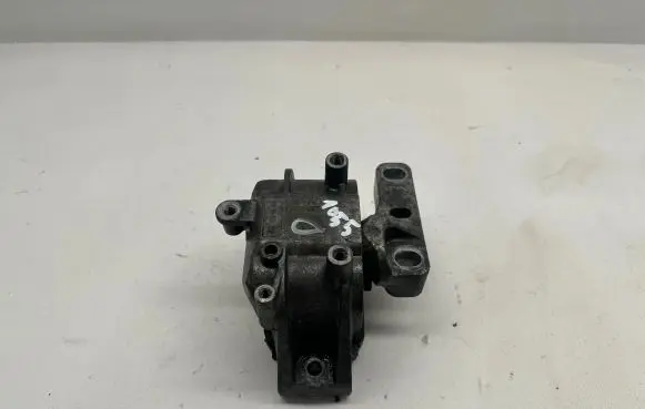 Volkswagen PASSAT B6 Engine mount bracket 1K0199262