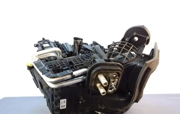Ford Focus Interior heater climate box assembly AV6N-19B555-AM