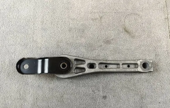 Volkswagen Tiguan Engine mount bracket 7N0199855A VWAG