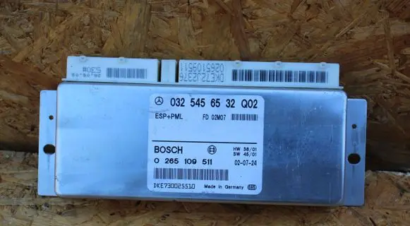 Mercedes-Benz E W210 ESP (stability system) control unit MB0325456532