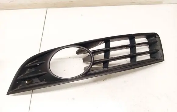 Volkswagen PASSAT B6 Front bumper lower grill 3C0853665A