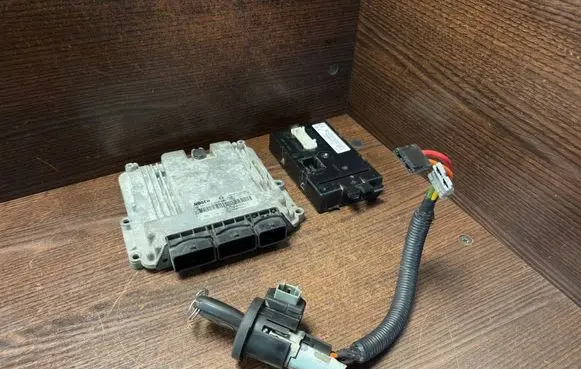 Renault Trafic II (X83) Engine control unit/module 0281014208 8200530975 P8200530975