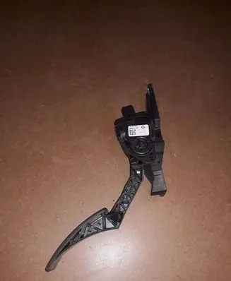 Jeep Grand Cherokee Accelerator throttle pedal 68021971AD