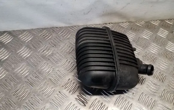 Intake resonator