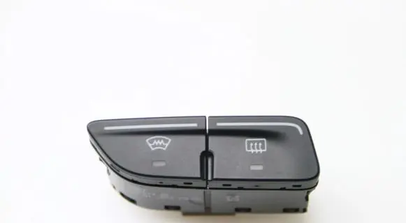Ford Focus Windscreen/window heater switch AM5T18K574AB
