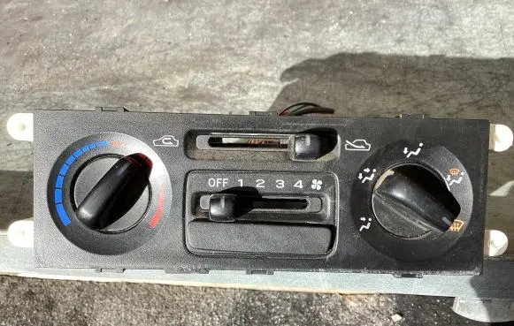 Subaru Forester SF Climate control unit