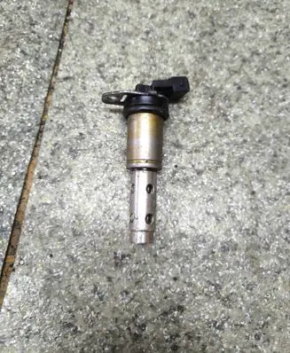 BMW 5 E60 E61 Camshaft vanos timing valve 13151284
