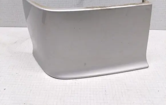 Saab 900 Rear/tail light trim molding 4332912