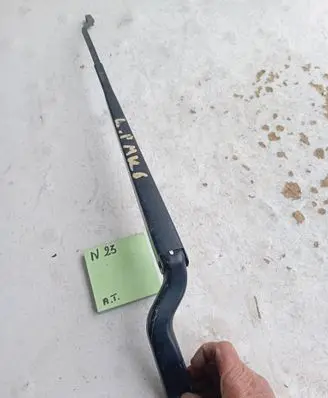 Audi TT Mk1 Front wiper blade arm 5678657