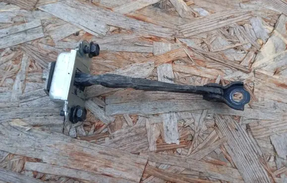 Renault Koleos I Rear door check strap stopper