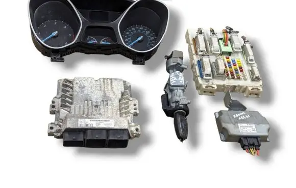 Ford Focus Engine ECU kit and lock set S180133037C BV6112A650SK